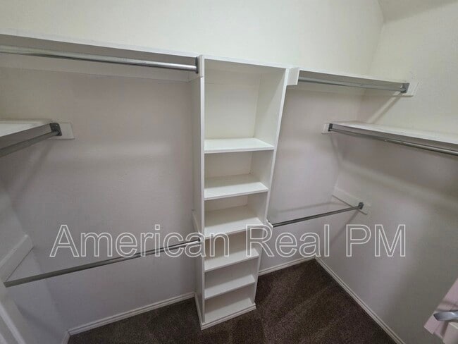 Building Photo - 8209 Bulrush Dr