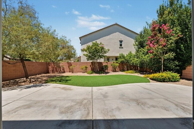 Building Photo - 10429 Deer Heights St