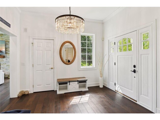 Building Photo - 3115 N Shore Dr