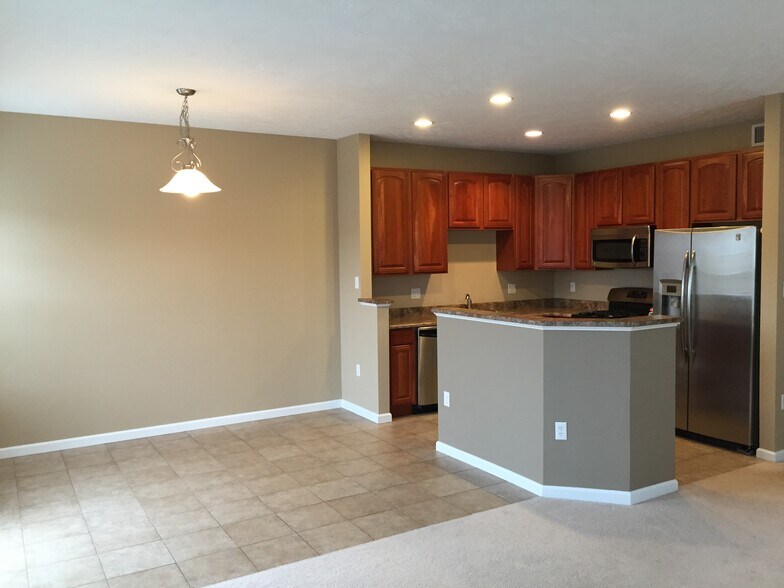 Building Photo - 214 Southern Valley Ct