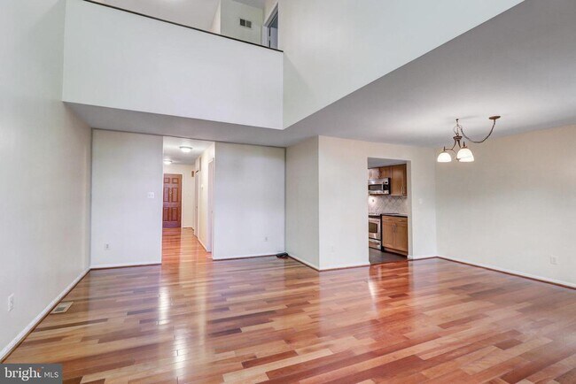 Building Photo - 5707 Waters Edge Landing Court