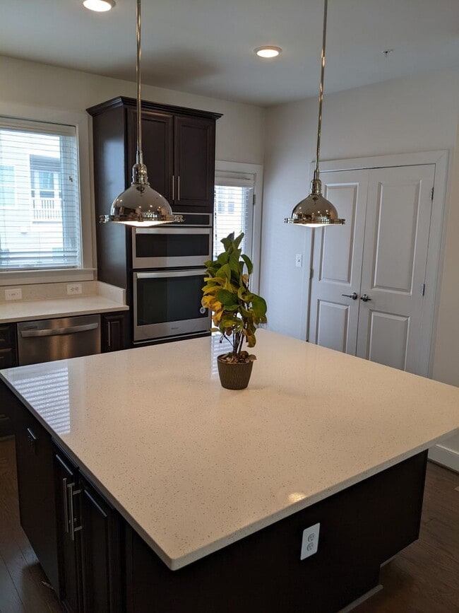 Building Photo - Gorgeous Newer Build (2019) 4 level townho...