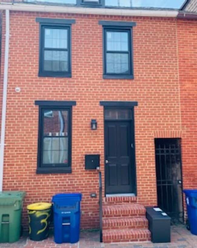 Building Photo - New Price!  Fed Hill Luxury Townhome  ROOFTOP DECKS!