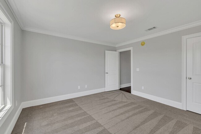 Building Photo - Luxury 4BR Home with River Views & Entertainer’s Bonus Room