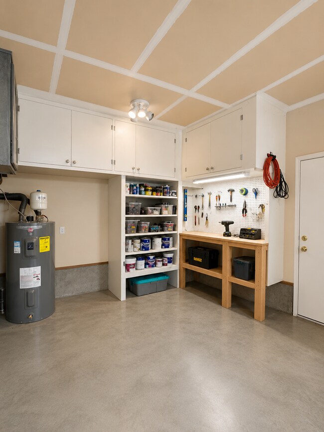 Building Photo - 3 Bed | 2 Bath | 1.17 Acres | Single-Level Home | Mountain Views