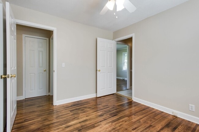 Building Photo - 6215 Laredo Ave