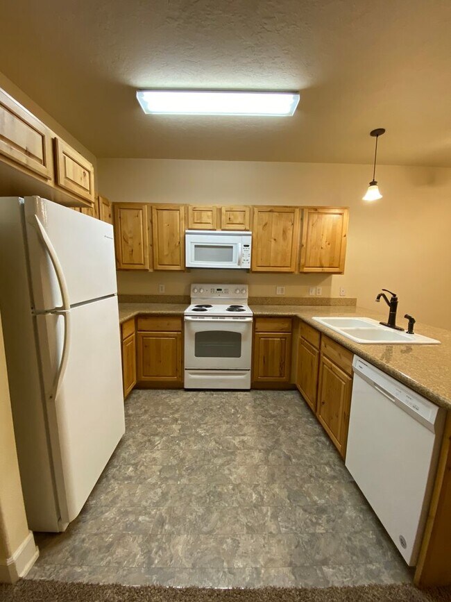 Building Photo - 6800 N Spurwing Loop