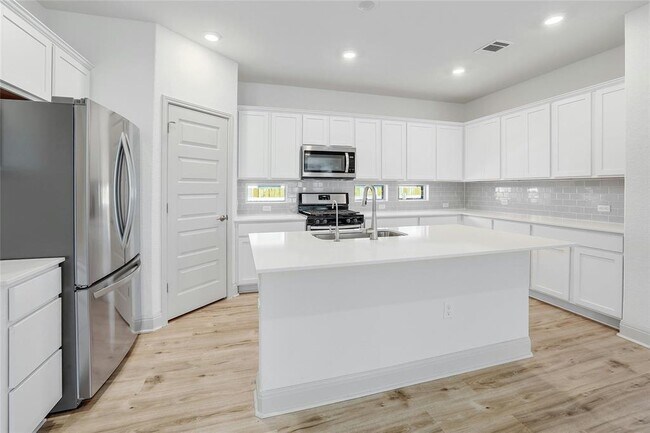 Building Photo - 16808 Ponte Cv