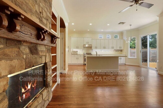 Building Photo - 12020 Gold Pointe Ln