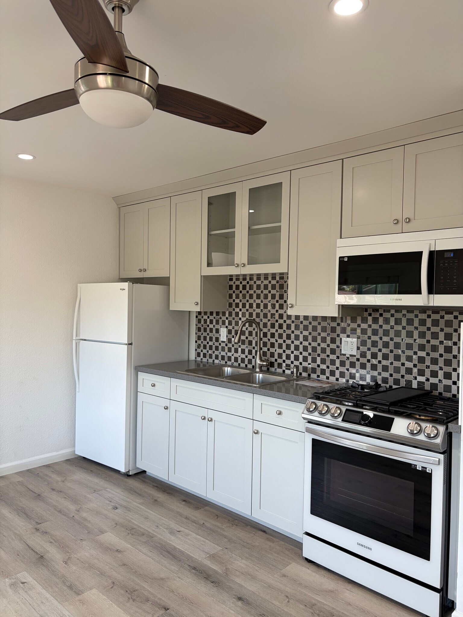 Building Photo - 3343 Tannencrest Dr
