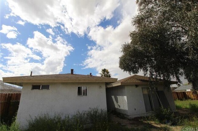 Building Photo - 6565 Mojave Ave