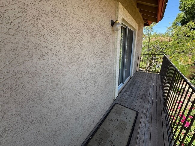 Building Photo - 2 Bedroom - 2 Bath - 1 Car Garage - Phoenix