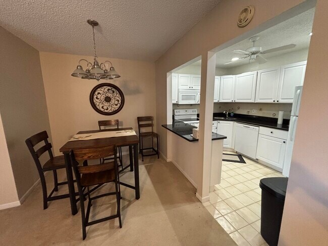 Building Photo - 335 Knotty Pine Cir