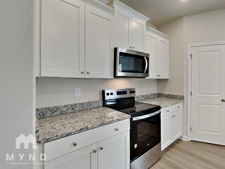 Building Photo - 299 New Villas St