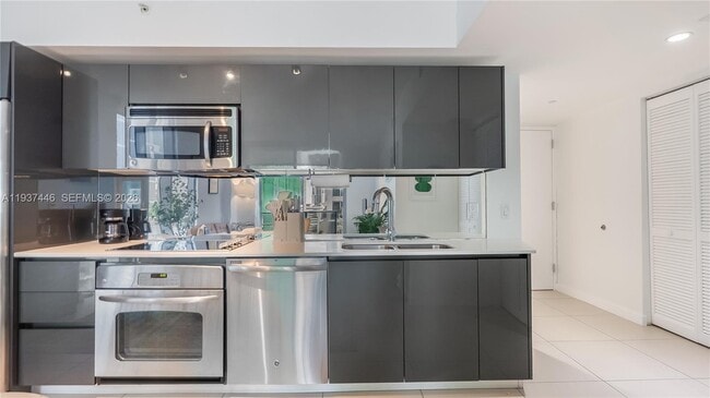 Building Photo - 31 SE 6th St