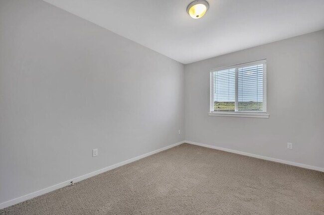 Building Photo - 5215 Remington Dr