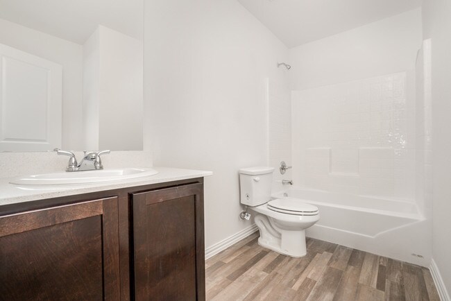 Building Photo - 1102 W 34th St