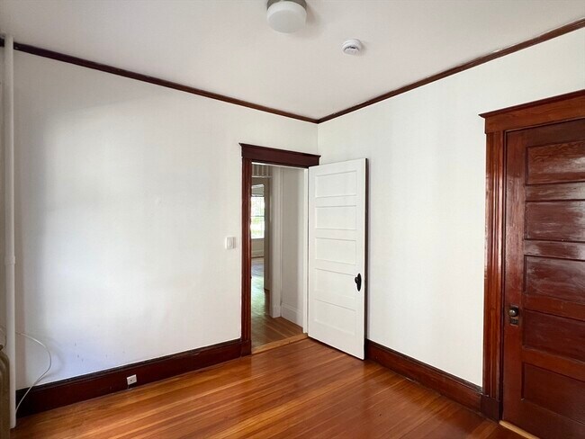 Building Photo - 71 Fayerweather St