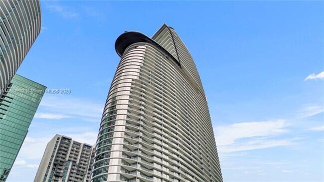 Building Photo - 300 Biscayne Blvd Way