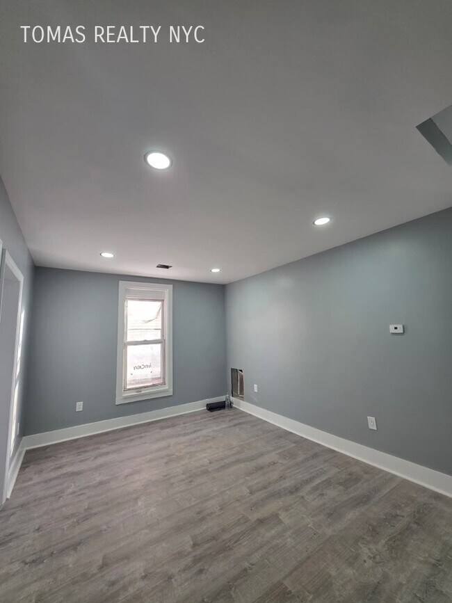 Building Photo - 243 Woodworth Ave