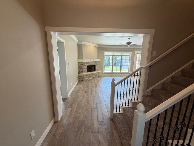 Building Photo - 6502 Isabella Dr