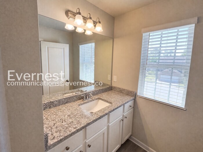 Building Photo - 1538 Persimmon Trce