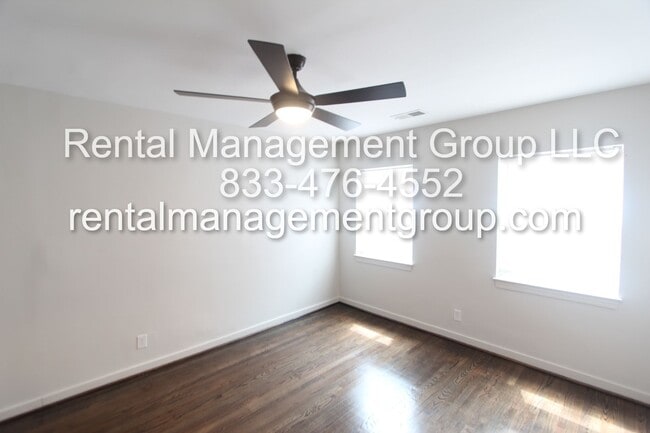 Building Photo - Large 3 Bedroom 2 Bath - New On The Market...