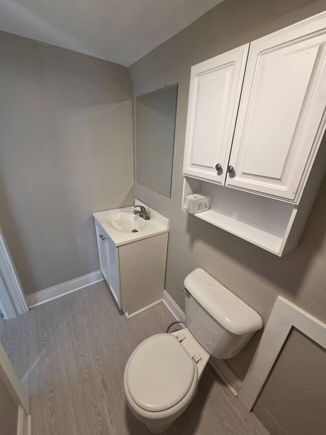 Building Photo - 3027 Fortune Ave