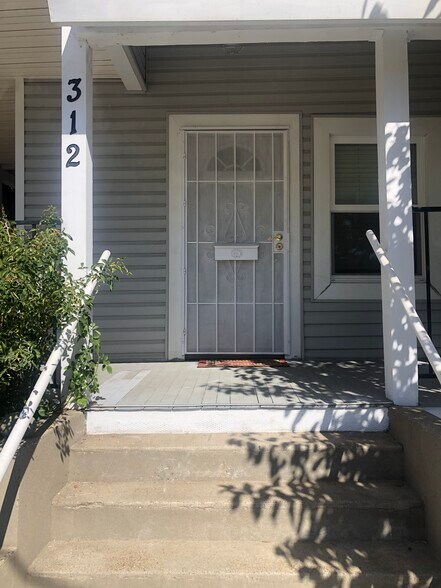 Building Photo - 312 Richardson St