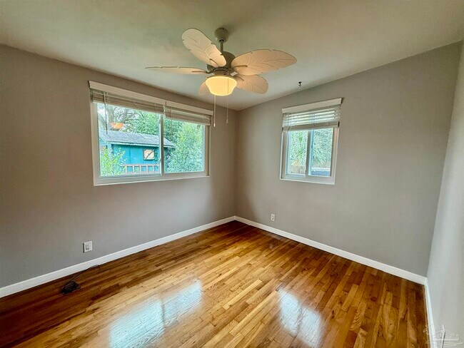 Building Photo - 205 Fairpoint Dr