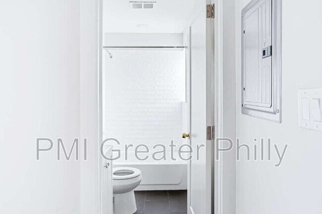 Building Photo - 332 N 62nd St