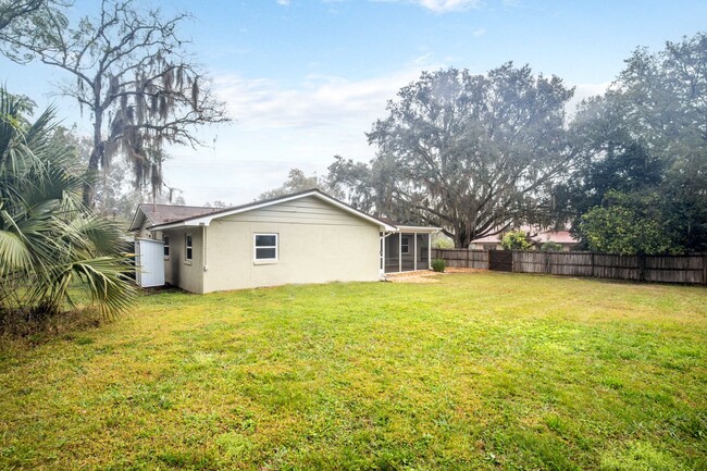 Building Photo - BEAUTIFUL 3 BEDROOMS SINGLE FAMILY HOME LO...