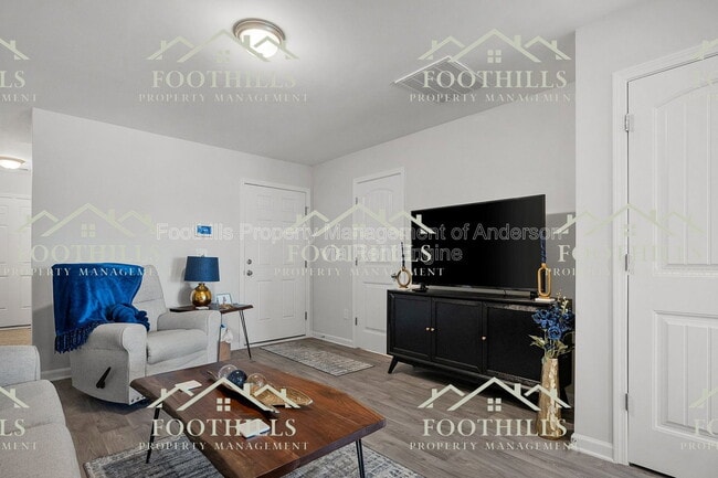 Building Photo - 145 Adger Rd