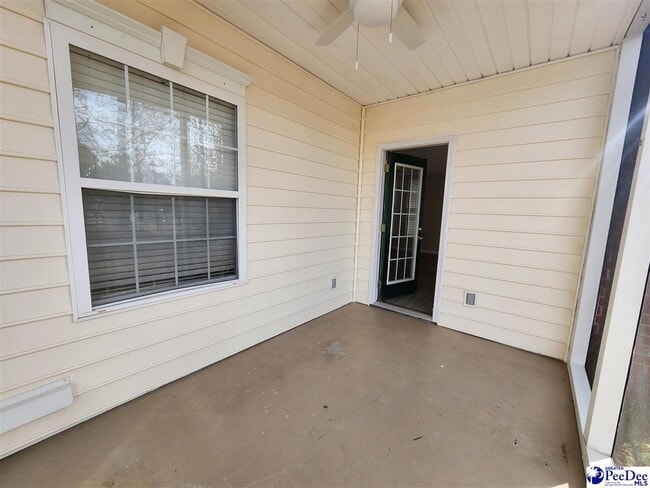 Building Photo - 2125 Sanderling Dr