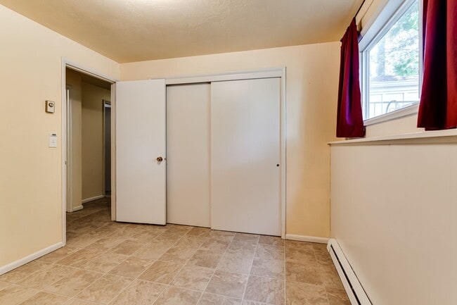 Building Photo - Beautiful 5 bedroom house in South Eugene!