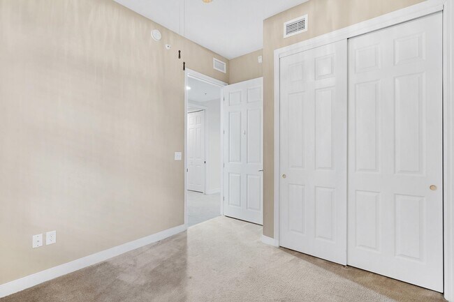 Building Photo - 160 Pantano Cay Blvd