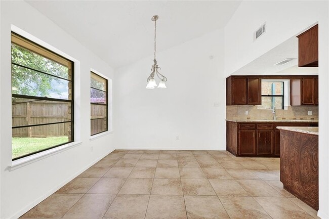 Building Photo - 2730 Mesquite Dr