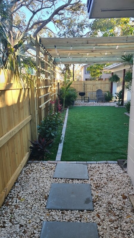 Building Photo - 719 20th Ave S