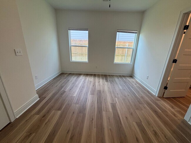 Building Photo - 5309 Rolly -