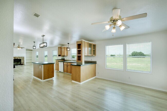 Building Photo - 132 Co Rd 247