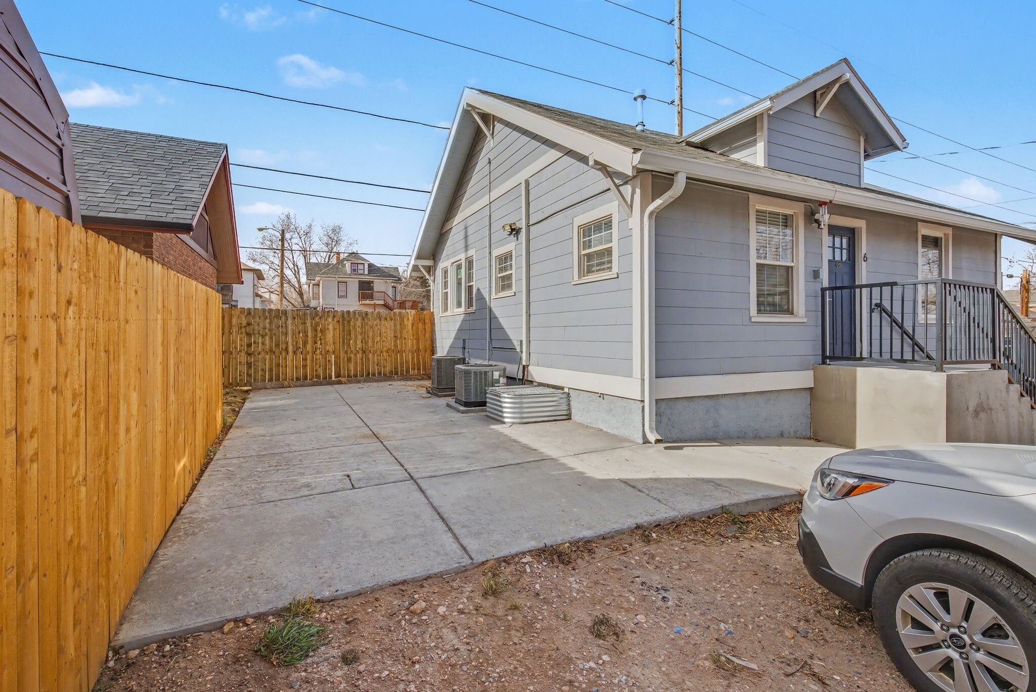 Building Photo - 1617 10th Ave