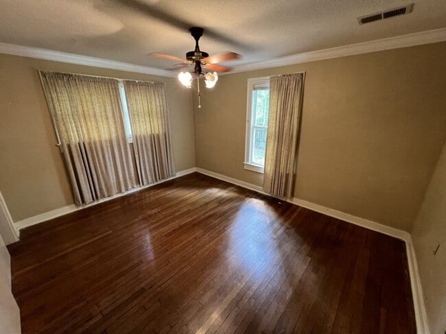 Building Photo - Spacious 5-Bedroom Home in Prime Zachary Location