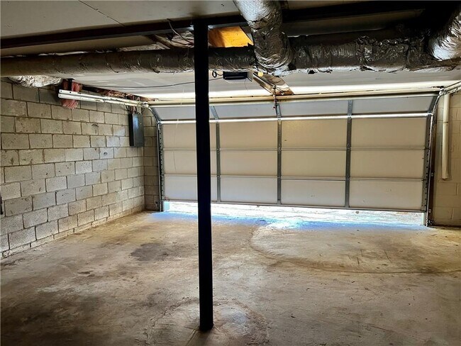 Building Photo - 3211 Flamingo Dr