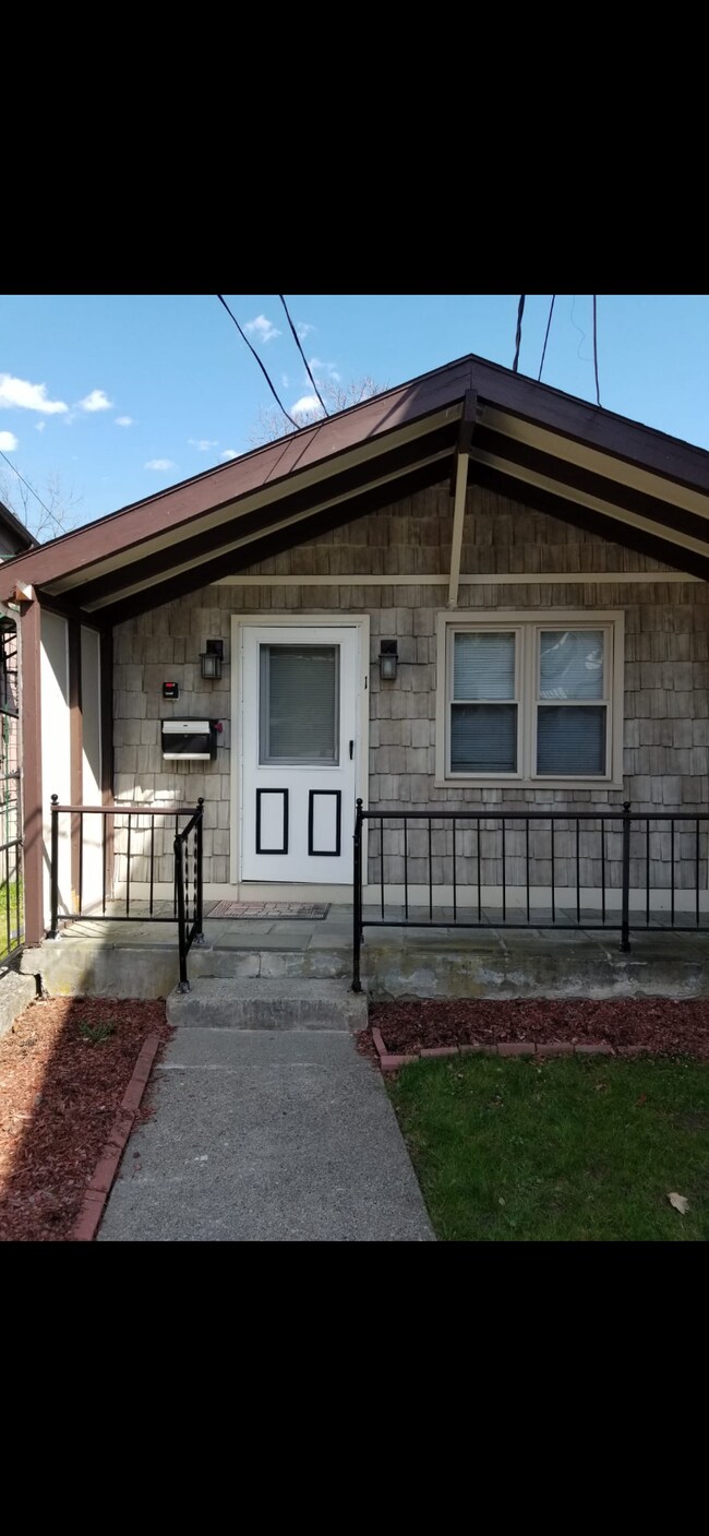 Building Photo - 5 Millers Ln