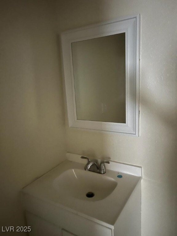 Building Photo - 664 Sky Rd