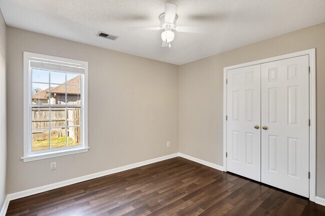 Building Photo - 7775 Shadow Elm Ln