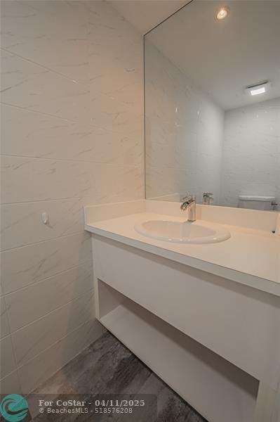 Building Photo - 468 Golden Isles Dr