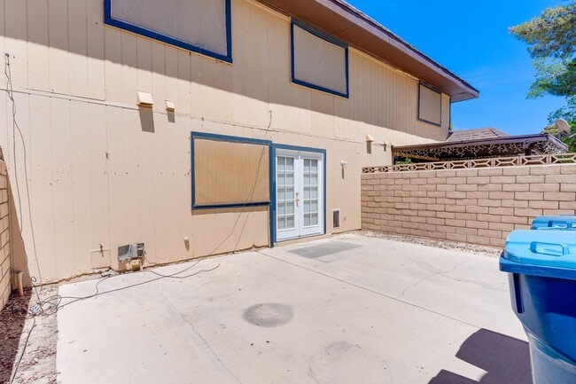 Building Photo - SPACIOUS 3BEDROOM TOWNHOUSE IN 89103 * COMING SOON *