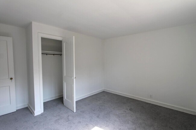 Building Photo - 510 S Pleasant Pl