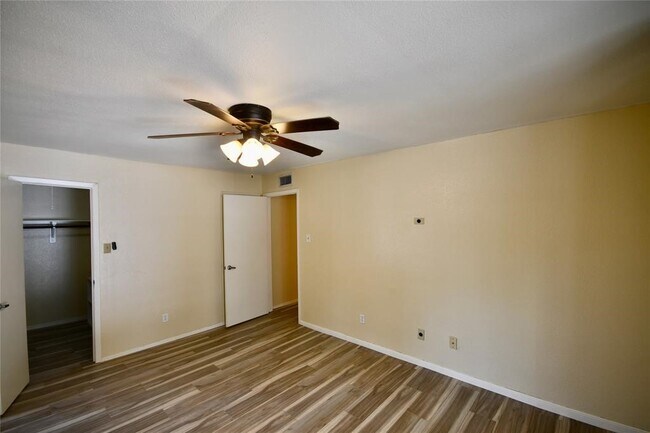 Building Photo - 1818 Augusta Dr